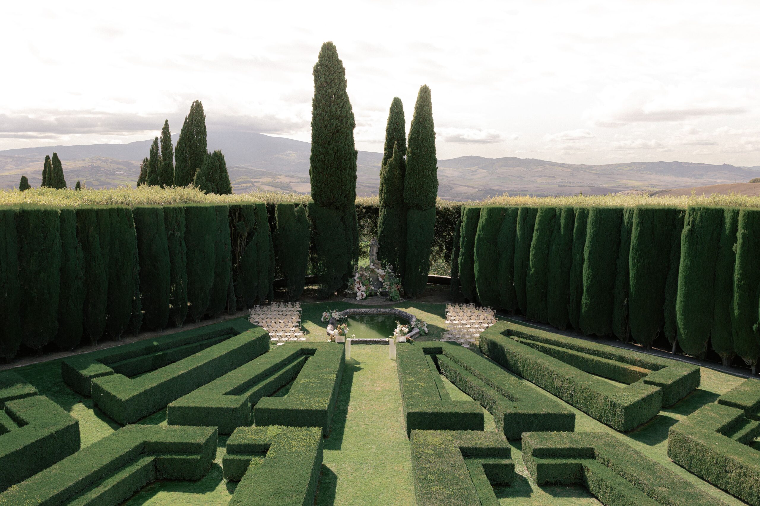 CheChic - Destination wedding Italy - La Foce - Toscana2 Image