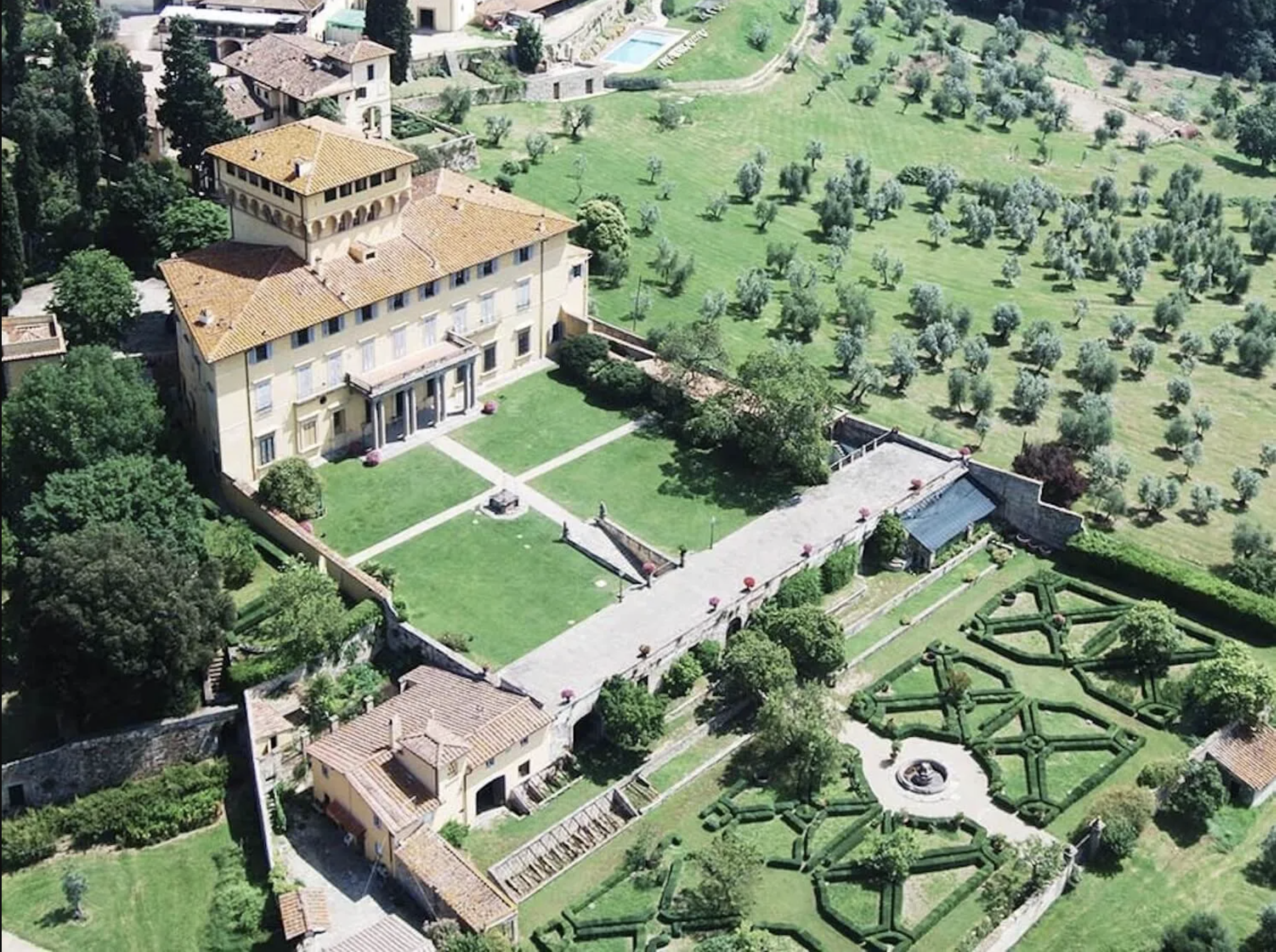 CheChic - Destination wedding Italy - Villa di Maiano - Toscana4 The garden of Villa di Maiano, wedding venue in Tuscany