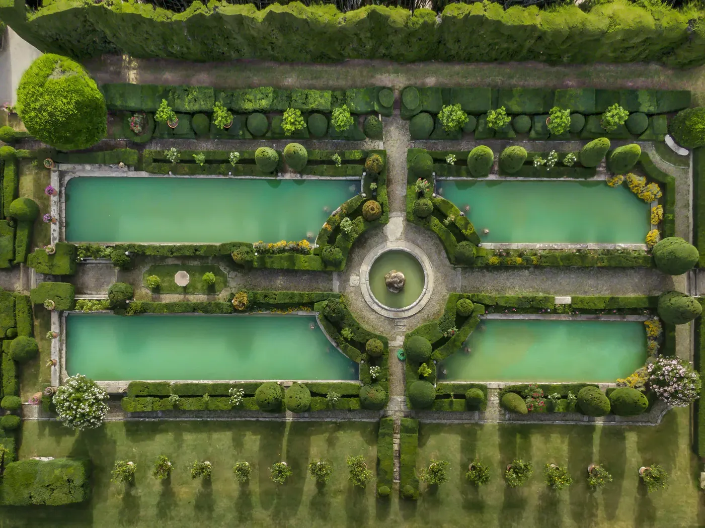 The Reinassance garden of Villa Gamberaia wedding venue