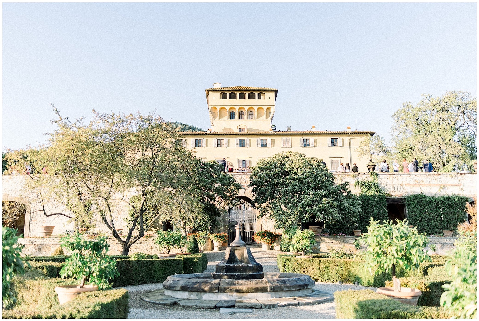 CheChic - Destination wedding Italy - Wedding in Tuscany at Villa di Maiano 00006 Nestled in the hills above Florence, Villa di Maiano is a breathtaking wedding venue that combines timeless elegance with authentic Tuscan charm.