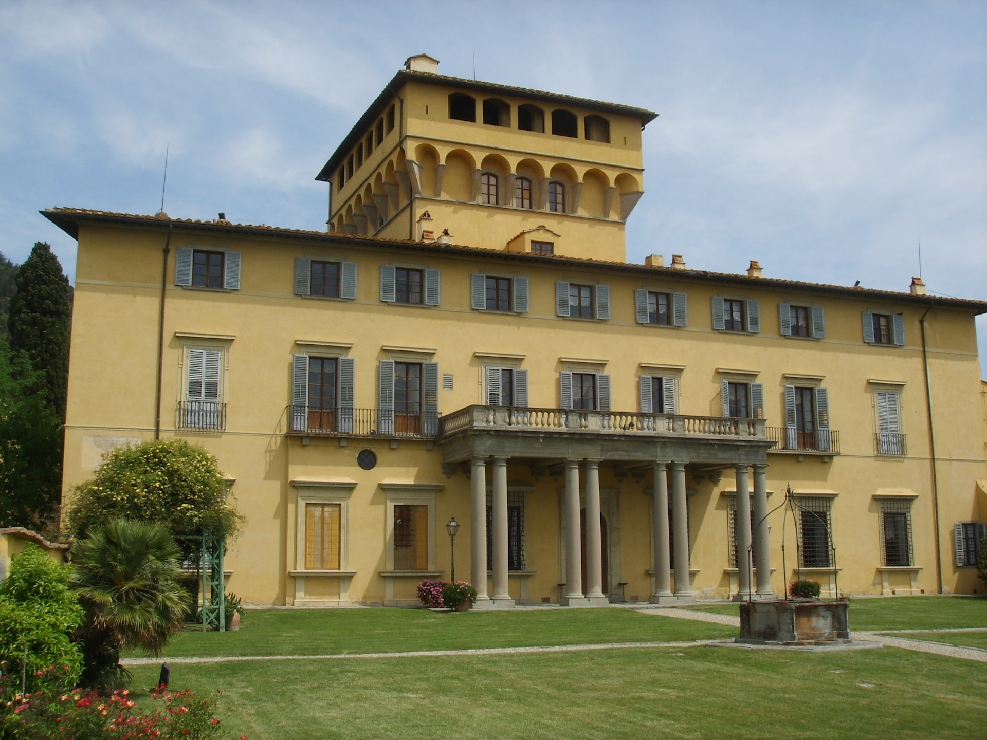CheChic - Destination wedding Italy - Wedding in Tuscany at Villa di Maiano 00012 Image