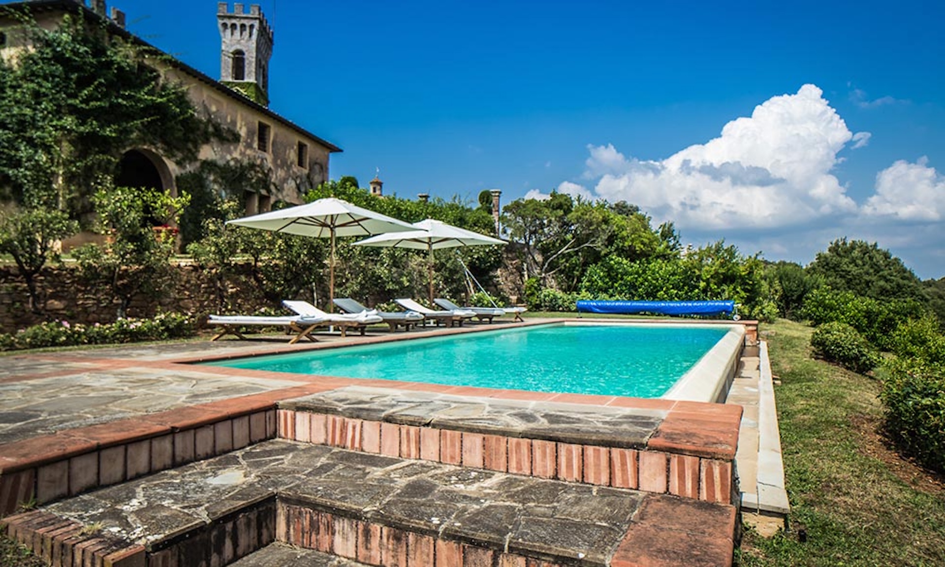 Accomodation for wedding guests at Castello di Celsa with pools and other amenities