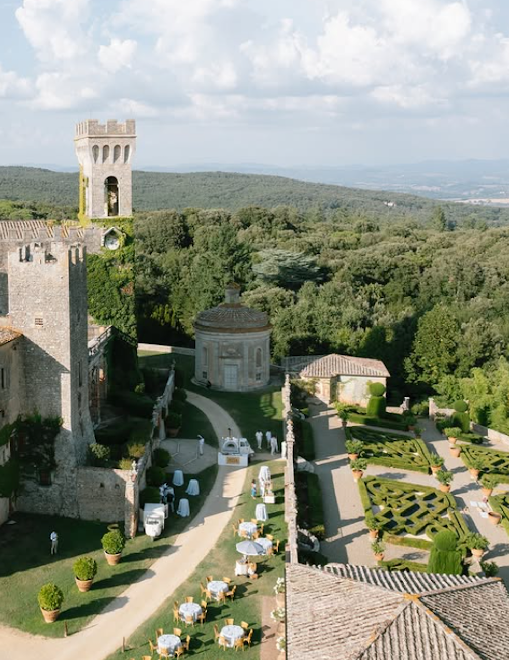 Destination wedding in a Tuscany Castle at Castello di Celsa