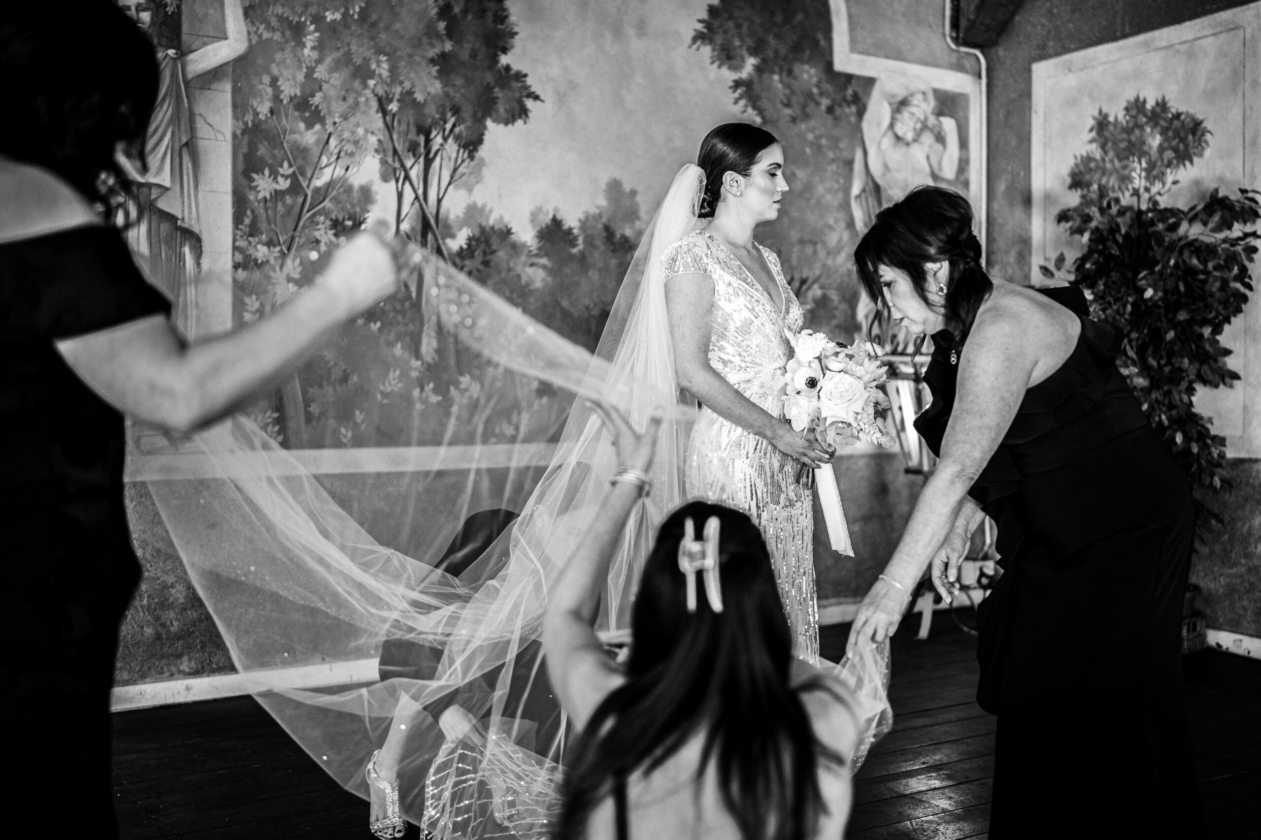 CheChic - Destination wedding Italy - Tracy & John - Jewish Wedding in Rome at Castello di Torcrescenza 17 Image