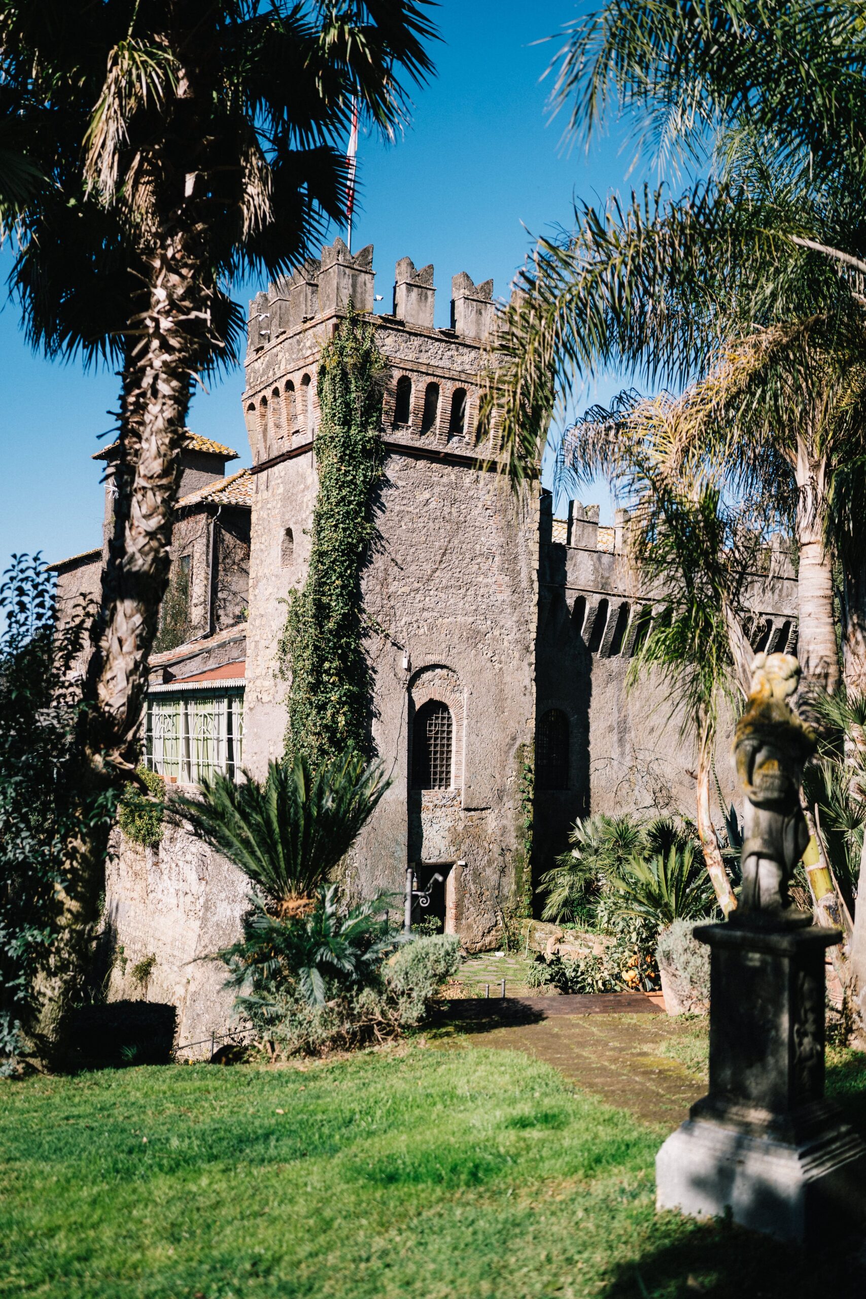 CheChic - Destination wedding Italy - Tracy & John - Jewish Wedding in Rome at Castello di Torcrescenza 6 Image