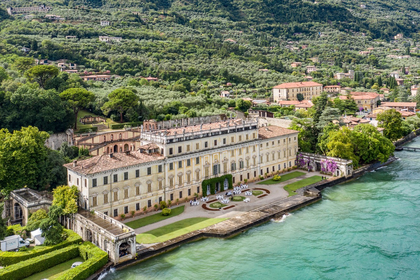 CheChic - Destination wedding Italy - Villa Bettoni - Lake Garda2 Image